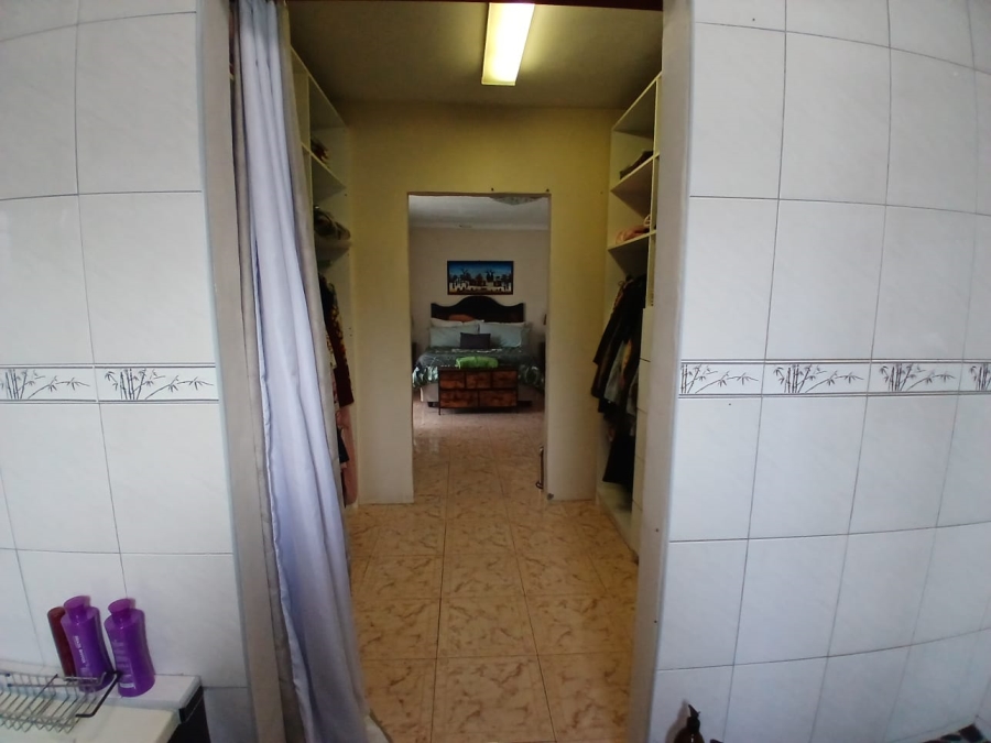 4 Bedroom Property for Sale in Devon Park Western Cape